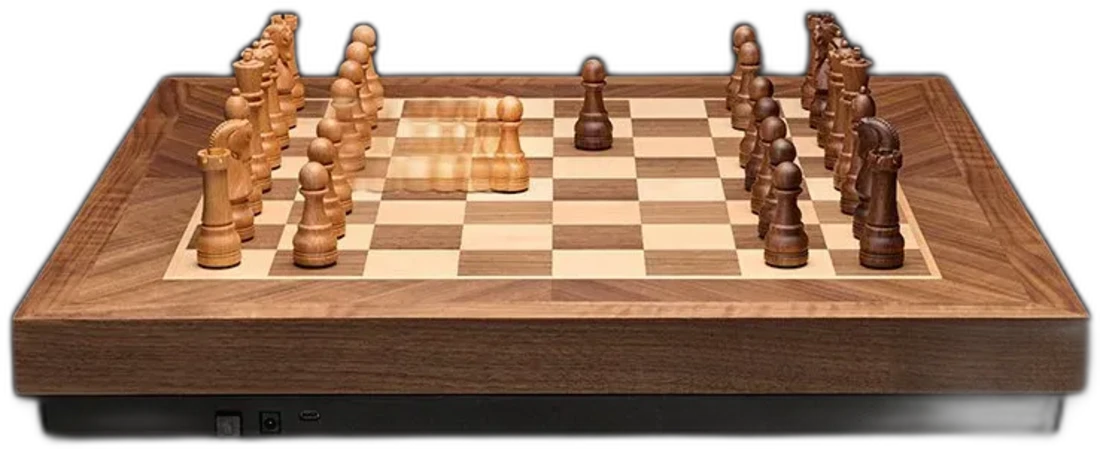 Phantom Grand Classical Walnut — роботизированная шахматная доска