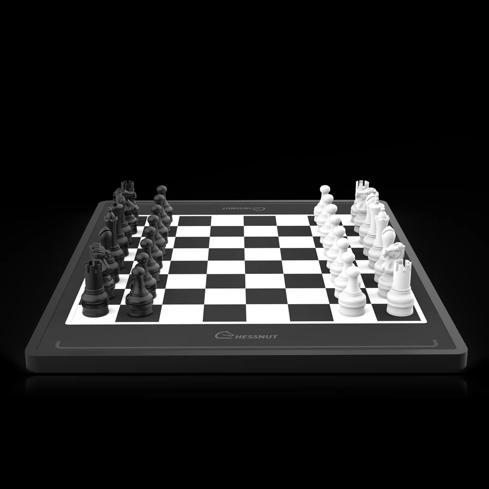 Chessnut Move (пластиковые фигуры) — роботизированная доска с автоперемещением фигур — версия с пластиковыми фигурами